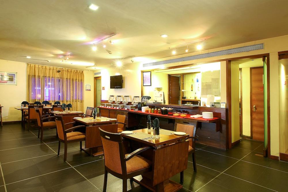 Hotel Studio Estique Пуне Екстер'єр фото