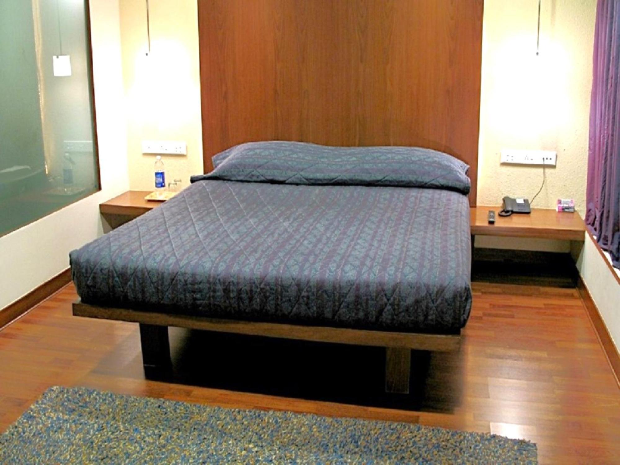Hotel Studio Estique Пуне Екстер'єр фото