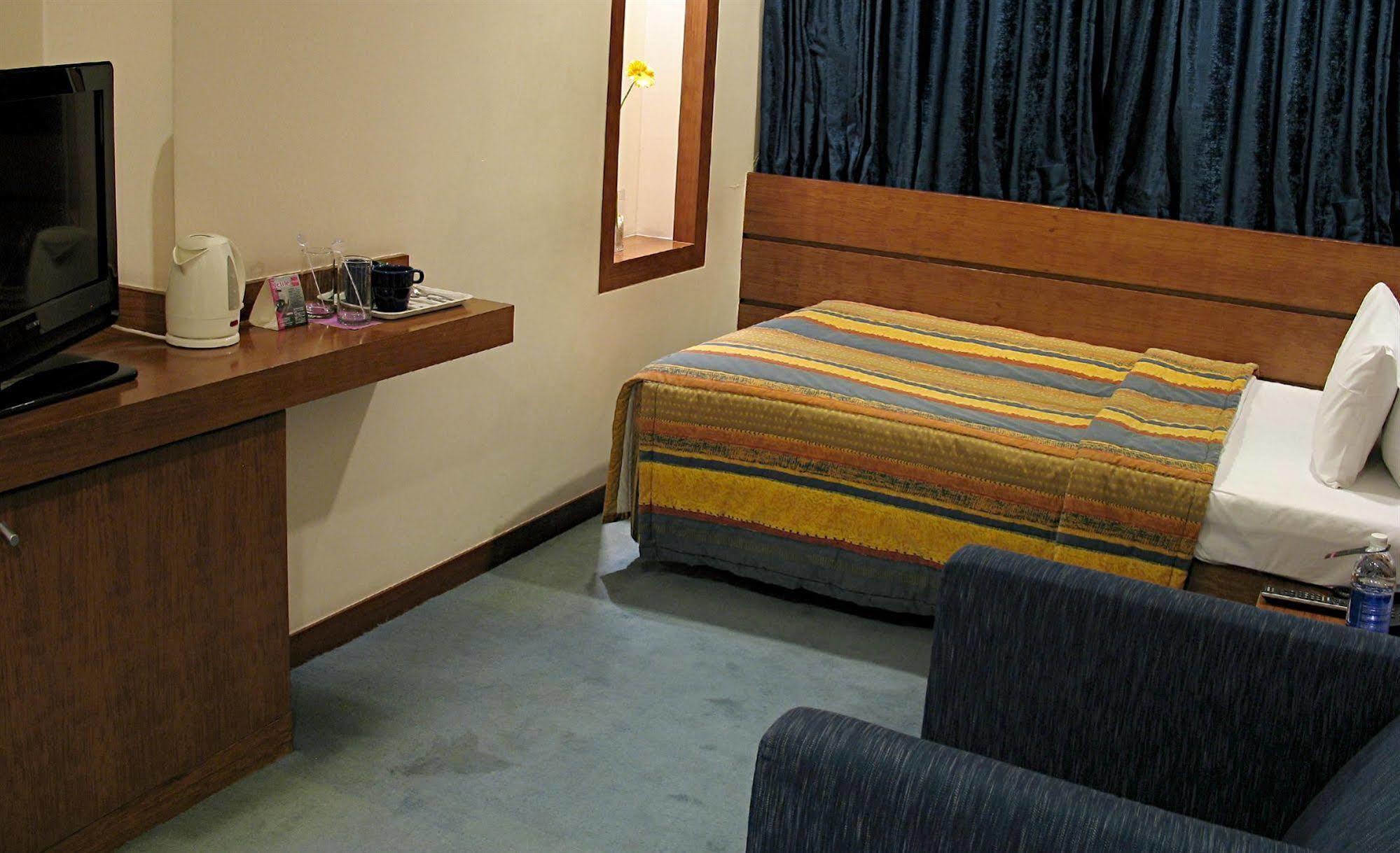 Hotel Studio Estique Пуне Екстер'єр фото